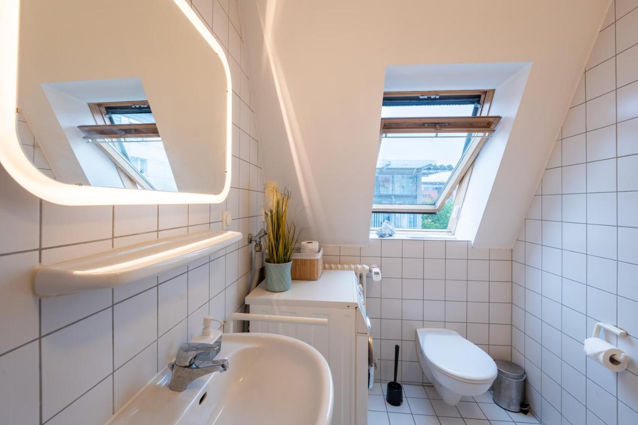 Apartment Im Historischen Altbau Am Marktplatz - Disney+, 300Mb/S Internet Кемниц Екстериор снимка